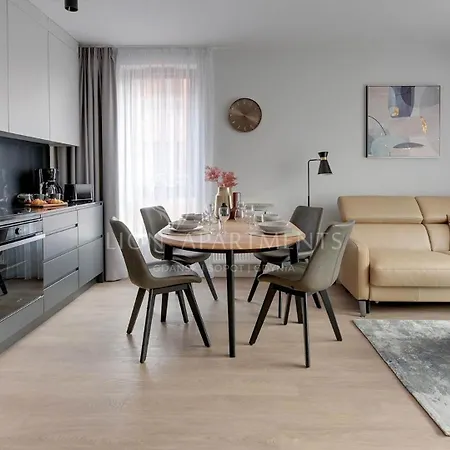 Scala 60h Center Premium With Parking By Lion Apartment *