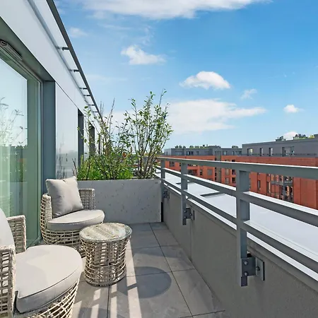 Scala 60h Center Premium With Parking By Lion Apartment