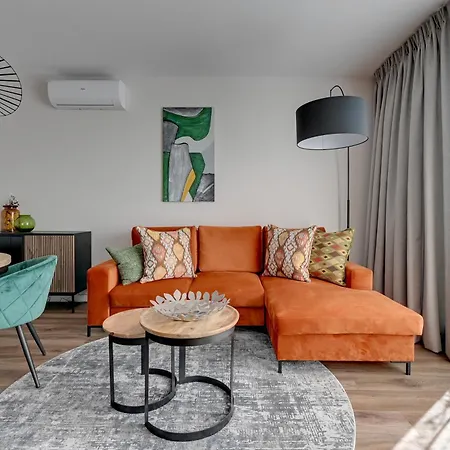 Scala 60h Center Premium With Parking By Lion Apartment *