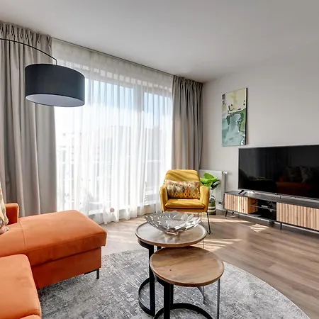 Scala 60h Center Premium With Parking By Lion Gdansk