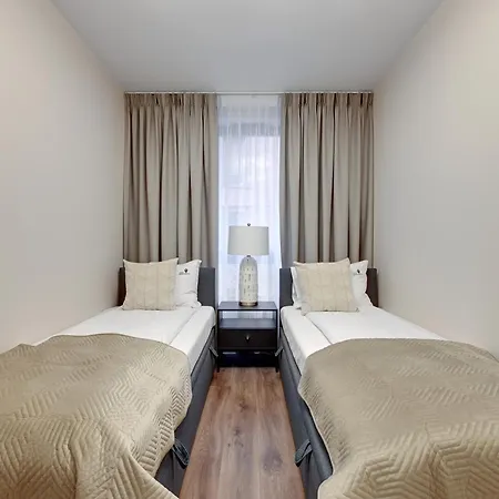 Scala 60h Center Premium With Parking By Lion Apartment Gdansk