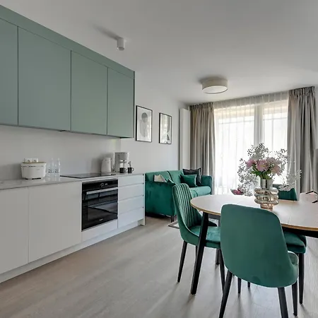 Scala 60h Center Premium With Parking By Lion Apartment Gdansk