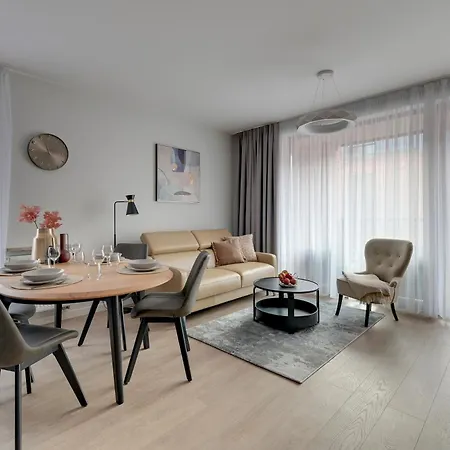 Scala 60h Center Premium With Parking By Lion * Gdansk
