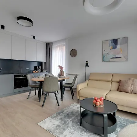 Scala 60h Center Premium With Parking By Lion Apartment Gdansk